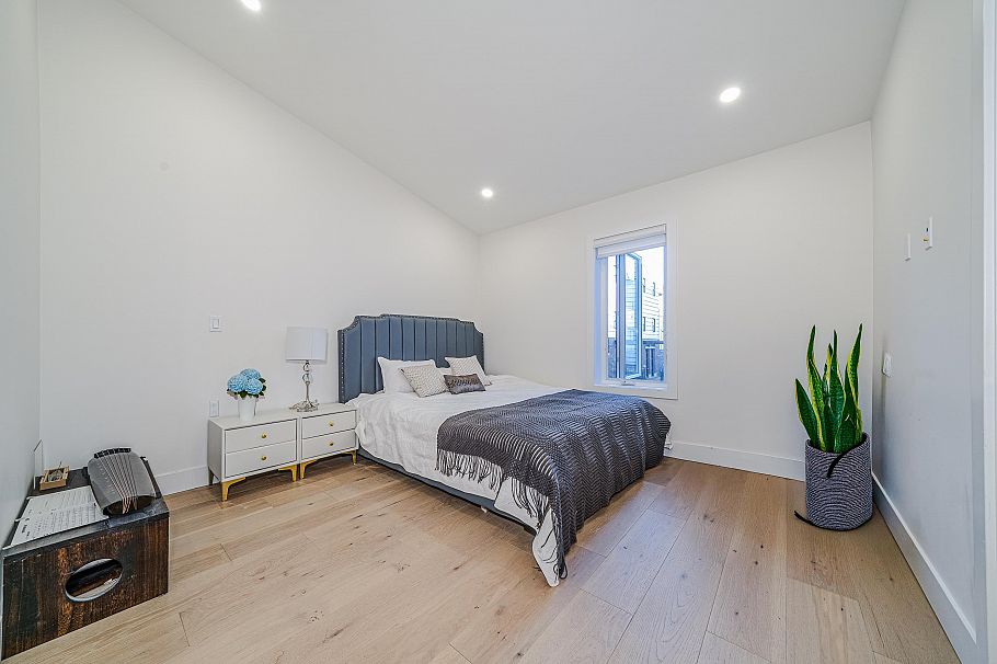 1 369 E 16th Avenue Vancouver, BC - 17