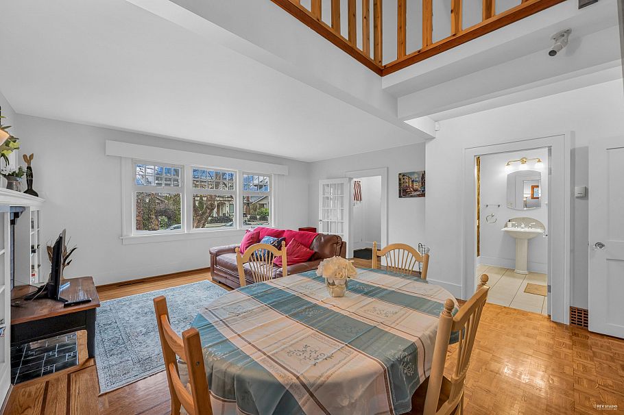 3174 W 10th Avenue Vancouver, BC - 9