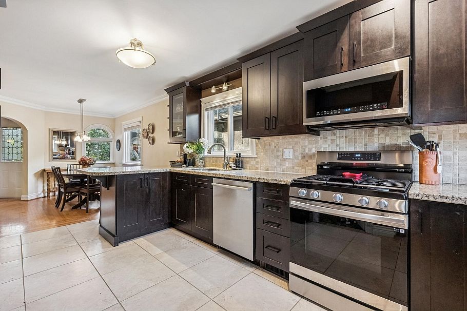 2819 W 13th Avenue Vancouver, BC - 6