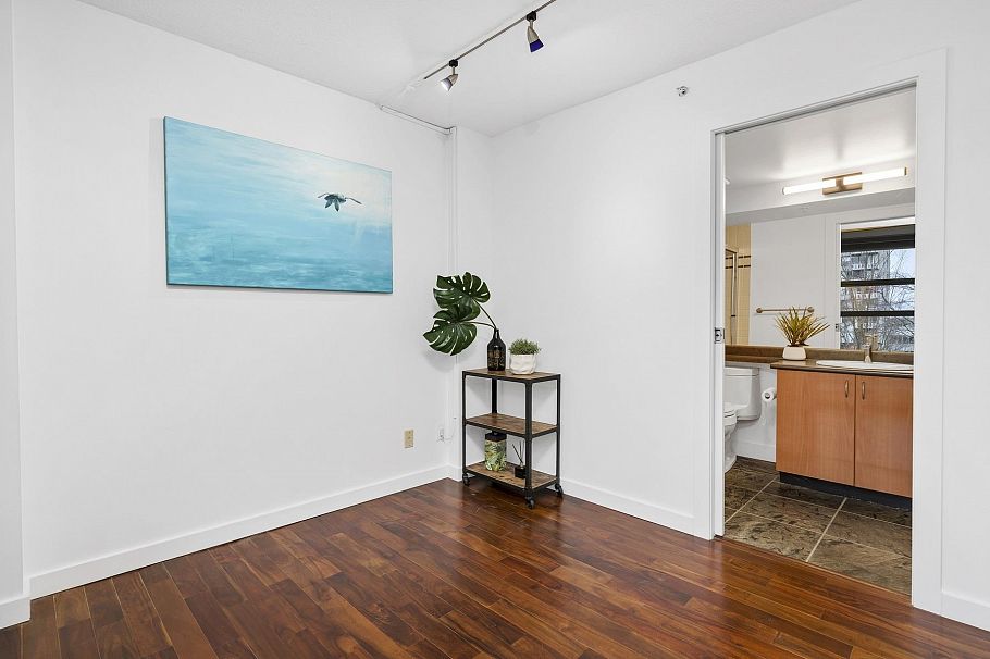 308 1688 Robson Street Vancouver, BC - 13