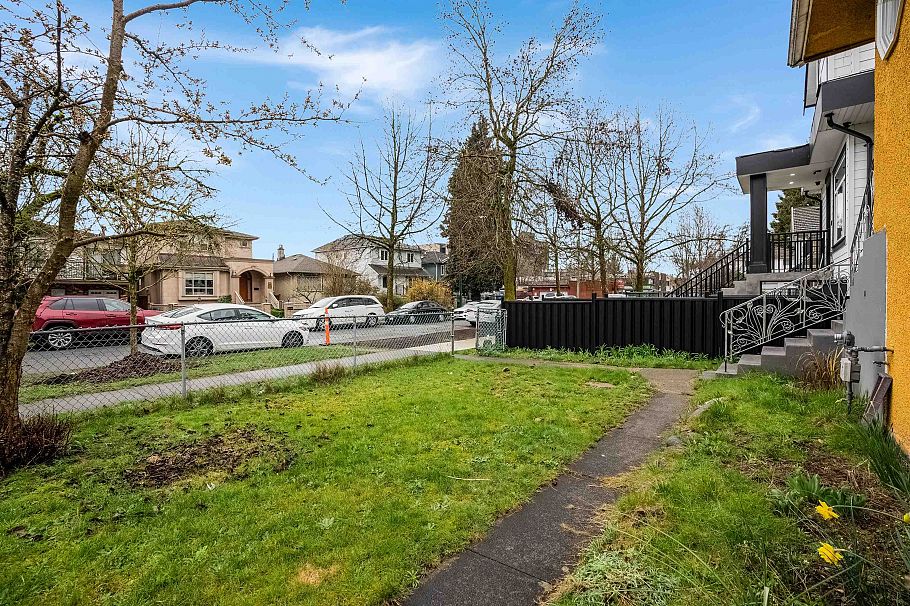 285 E 48th Avenue Vancouver, BC - 12