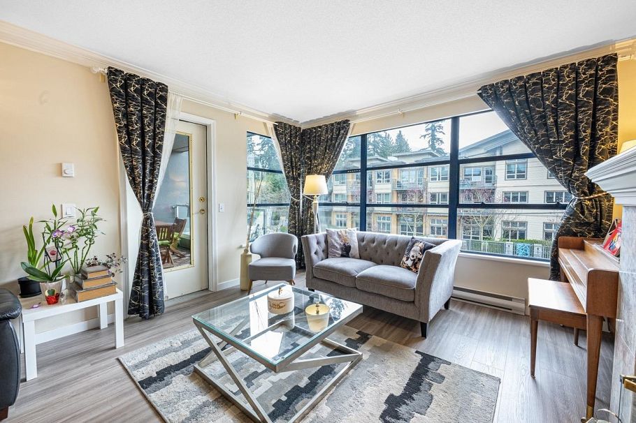 206 3151 Woodbine Drive North Vancouver, BC - 3