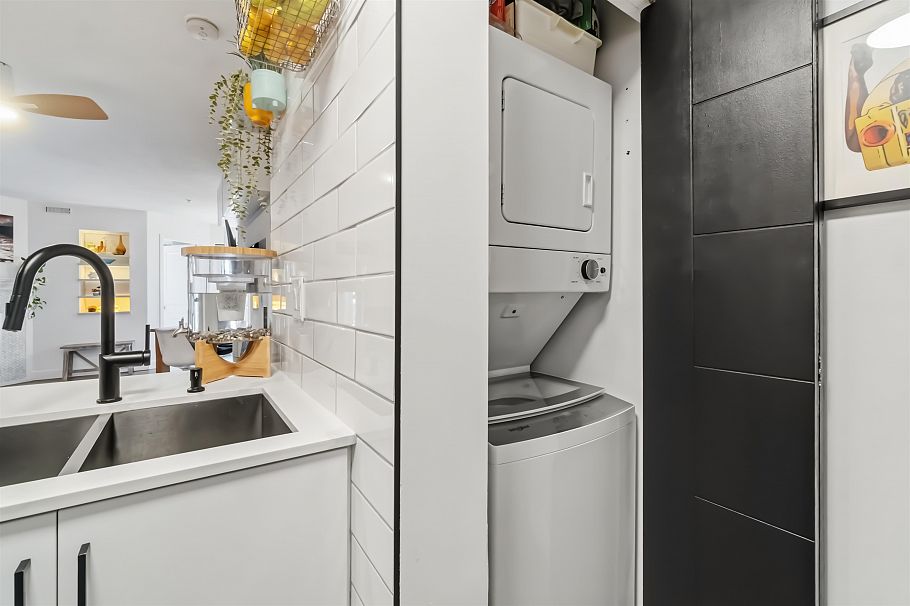 110 189 E 16th Avenue Vancouver, BC - 12