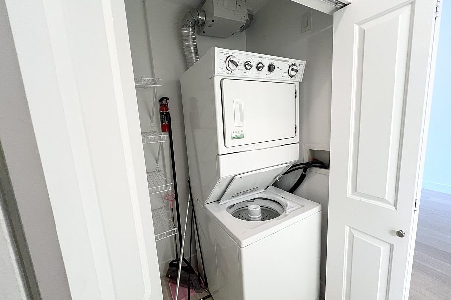 120 2250 Wesbrook Mall Vancouver, BC - 2