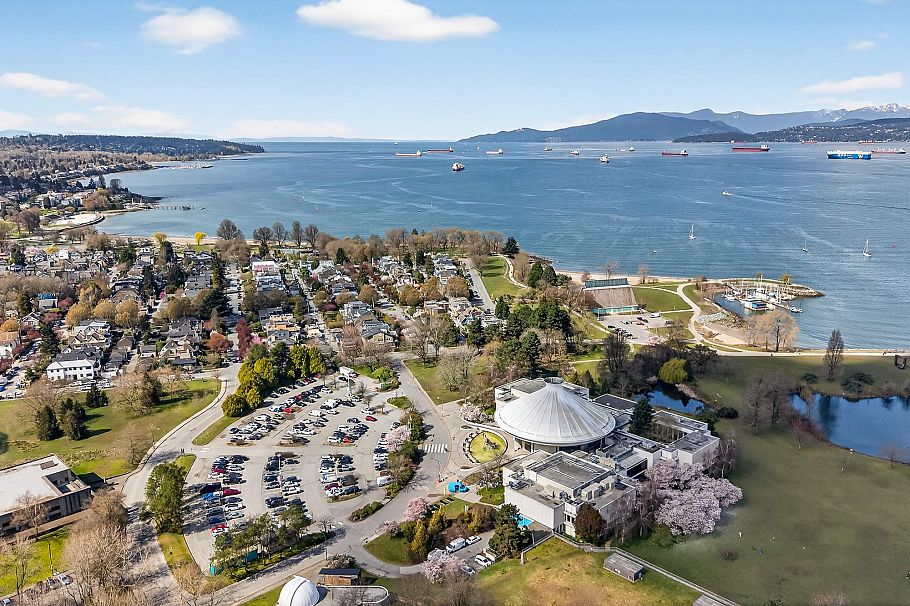 108 1424 Walnut Street Vancouver, BC - 38