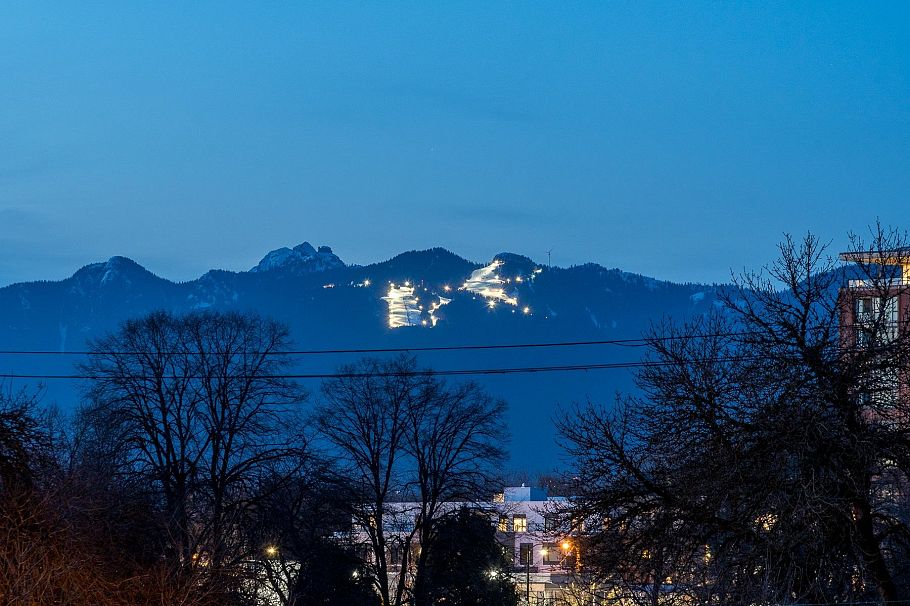 1 5459 Rhodes Street Vancouver, BC - 17