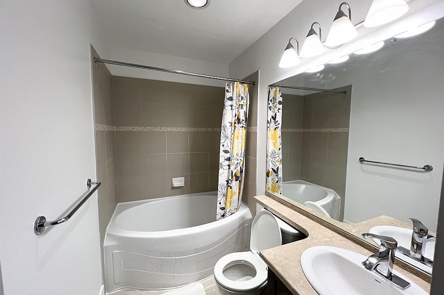 120 2250 Wesbrook Mall Vancouver, BC - 1