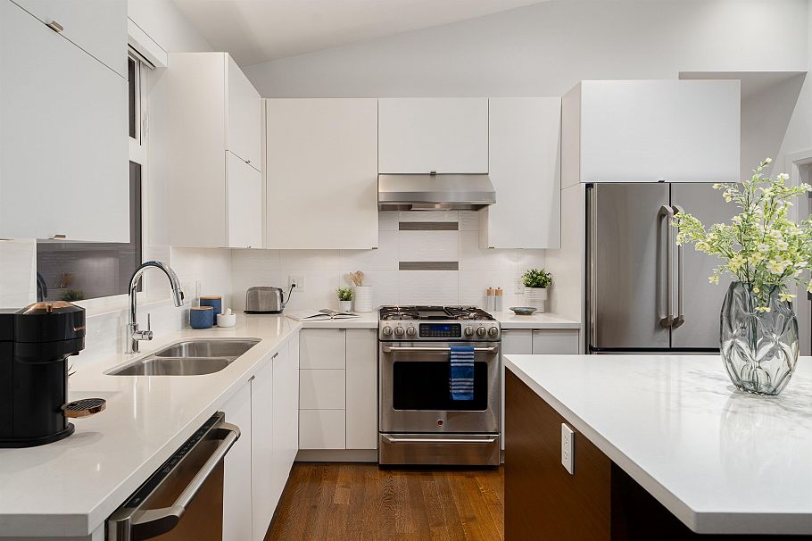 117 W 26th Avenue Vancouver, BC - 10