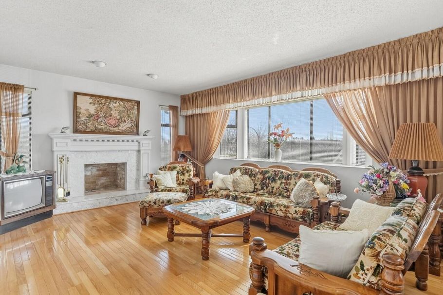 2693 E Georgia Street Vancouver, BC - 4