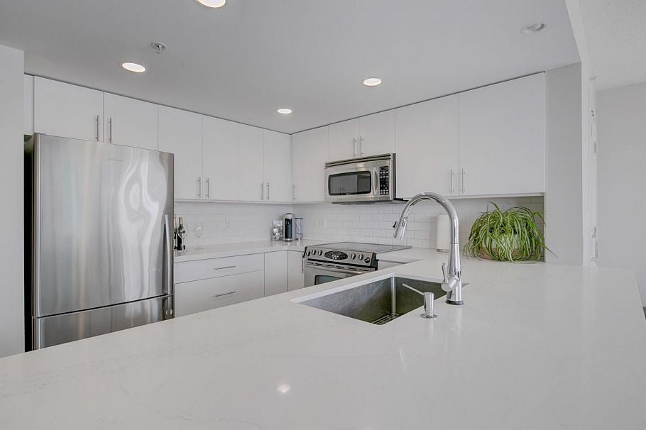 504 125 Milross Avenue Vancouver, BC - 3