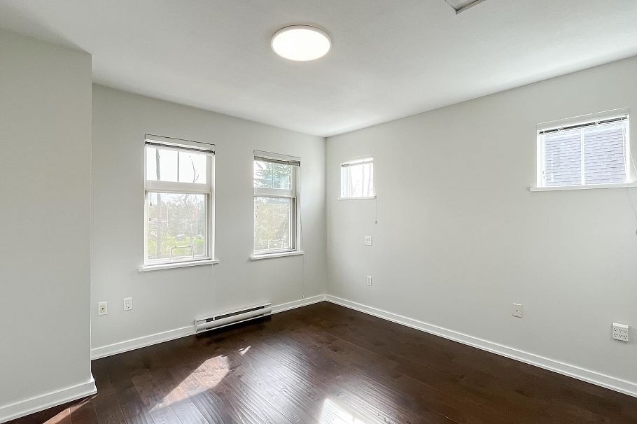 7425 Columbia Street Vancouver, BC - 11