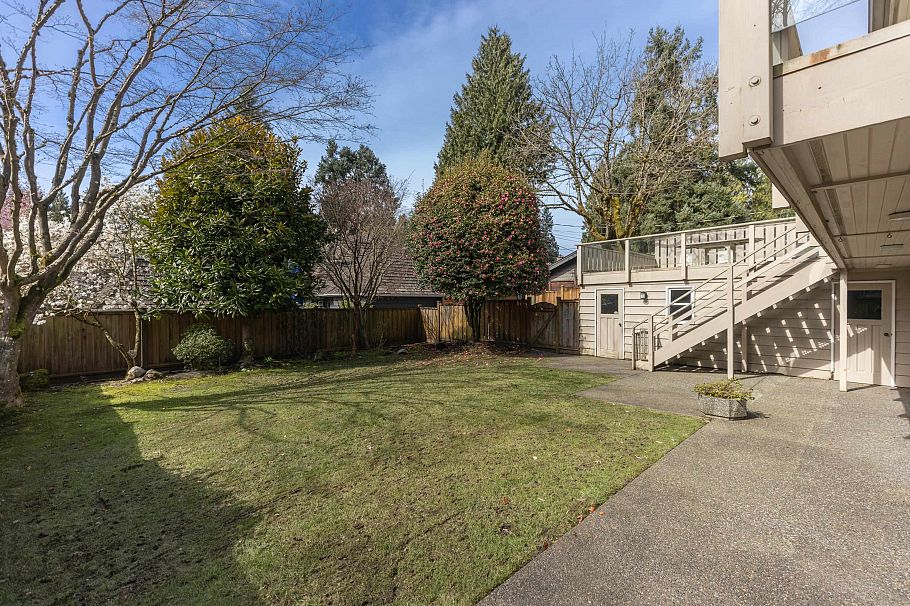 6297 Mackenzie Street Vancouver, BC - 4