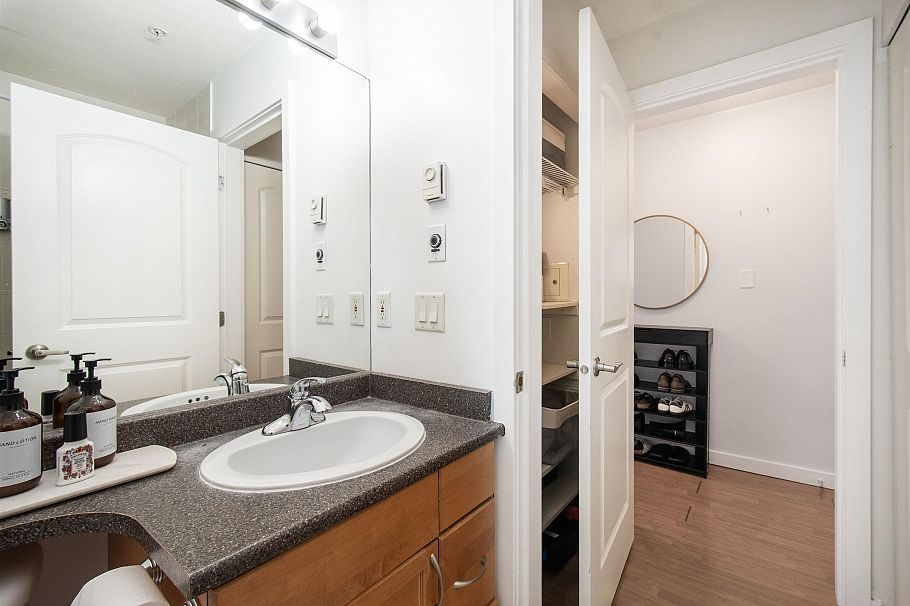 401 1629 Garden Avenue North Vancouver, BC - 13