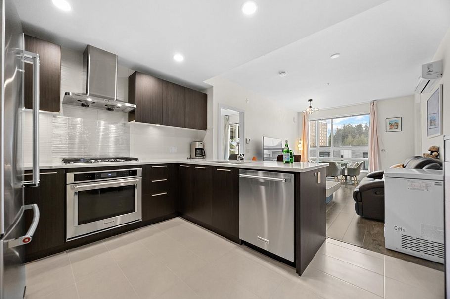 515 3462 Ross Drive Vancouver, BC - 2