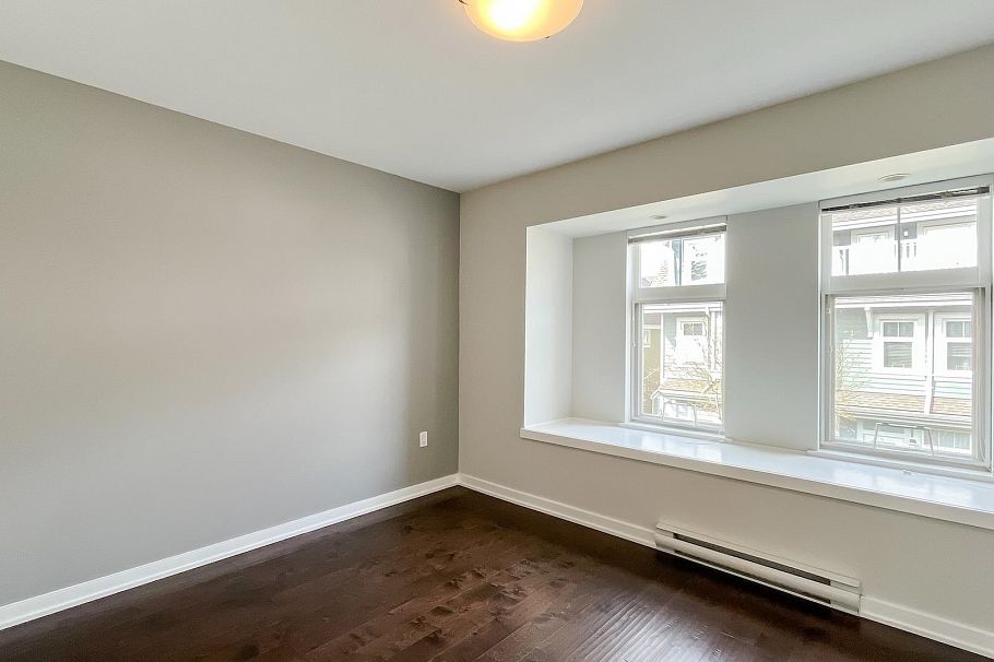 7425 Columbia Street Vancouver, BC - 16