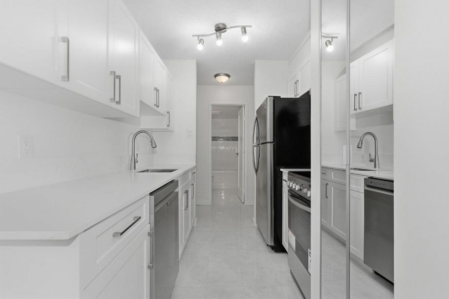 706 2012 Fullerton Avenue North Vancouver, BC - 5