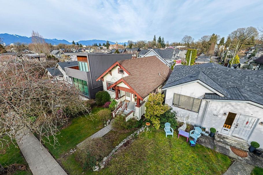3832 Heather Street Vancouver, BC - 2