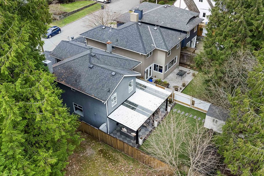 3558 Everglade Place North Vancouver, BC - 38