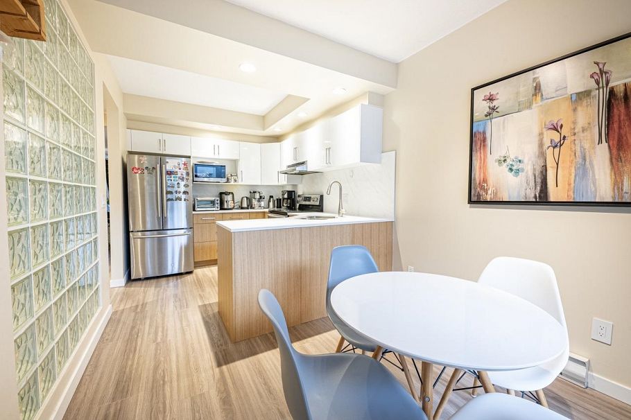 206 3151 Woodbine Drive North Vancouver, BC - 10