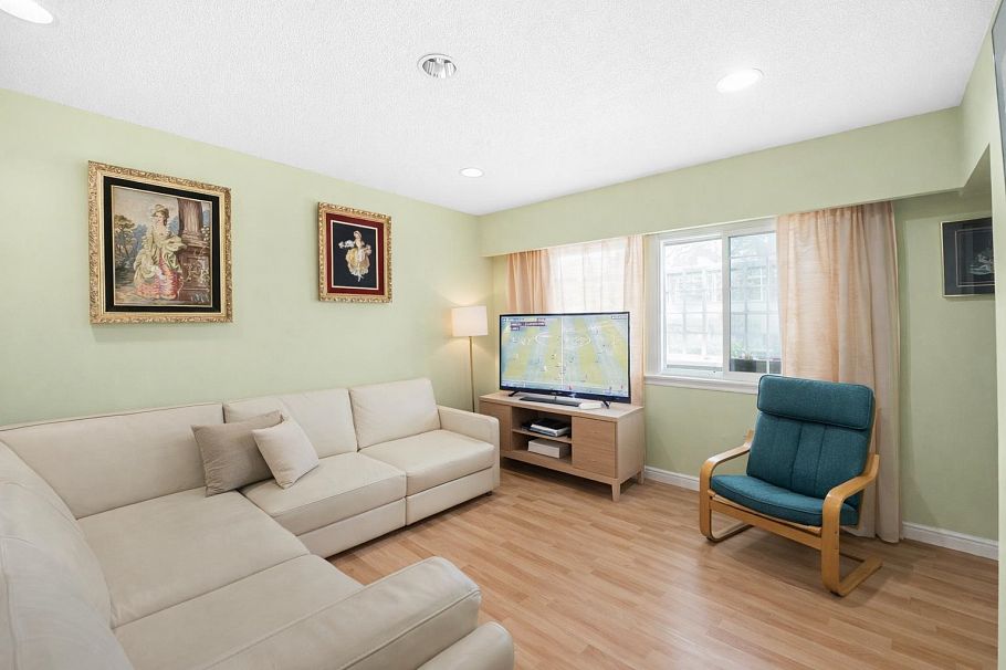 3309 E 29th Avenue Vancouver, BC - 9