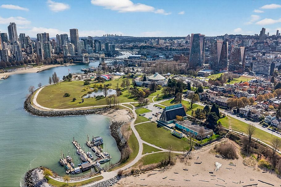 108 1424 Walnut Street Vancouver, BC - 36