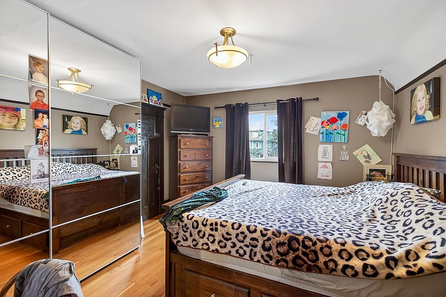 2631 E Pender Street Vancouver, BC - 12