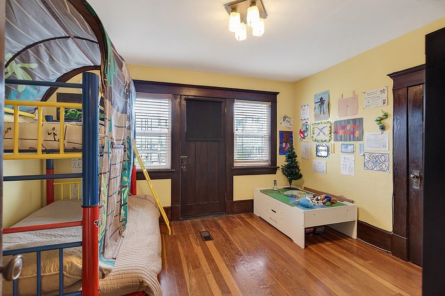 2631 E Pender Street Vancouver, BC - 14