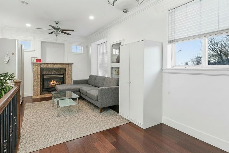 1389 E 54th Avenue Vancouver, BC - 2