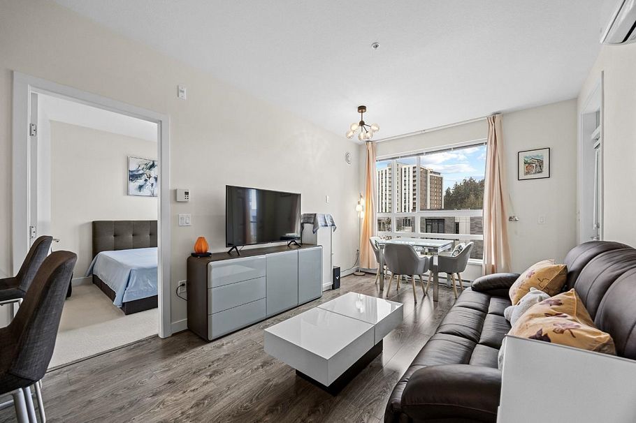 515 3462 Ross Drive Vancouver, BC - 4