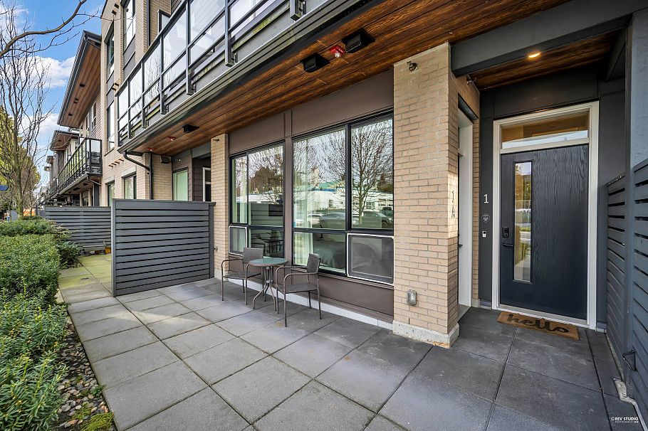 1 533 E 3rd Street North Vancouver, BC - 13