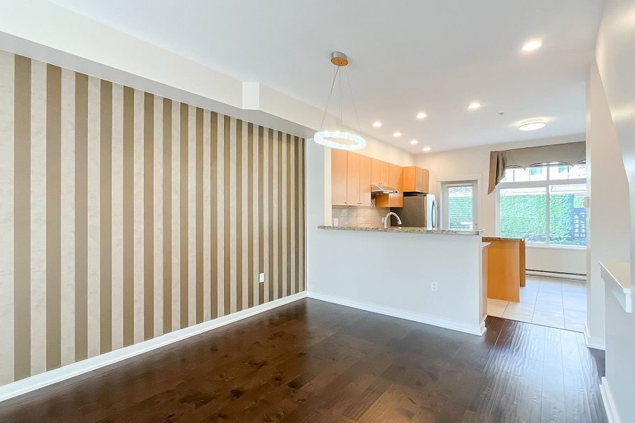 7425 Columbia Street Vancouver, BC - 8