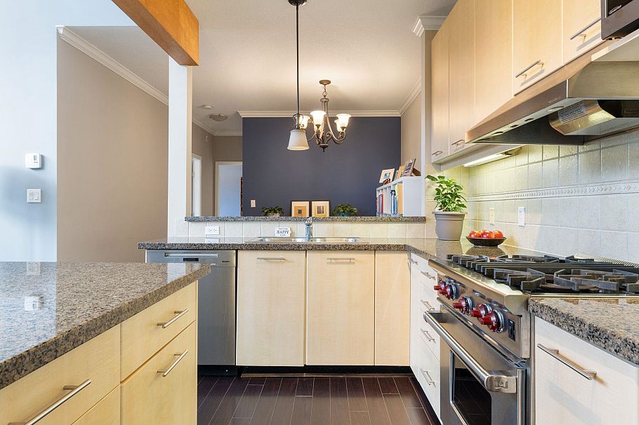 514 560 Raven Woods Drive North Vancouver, BC - 3