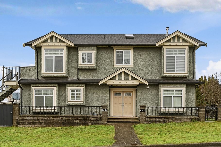1389 E 54th Avenue Vancouver, BC - 1