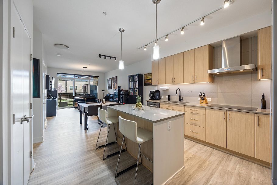 316 3205 Mountain Highway North Vancouver, BC - 19