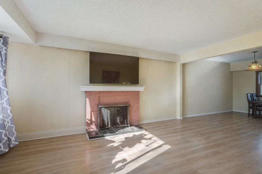 2861 W 15th Avenue Vancouver, BC - 18