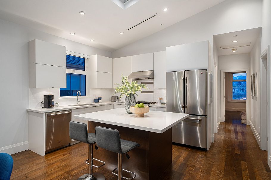 117 W 26th Avenue Vancouver, BC - 11