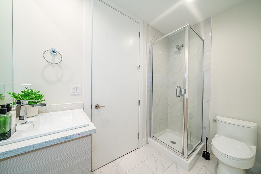 7261 E Sherbrooke Street Vancouver, BC - 17