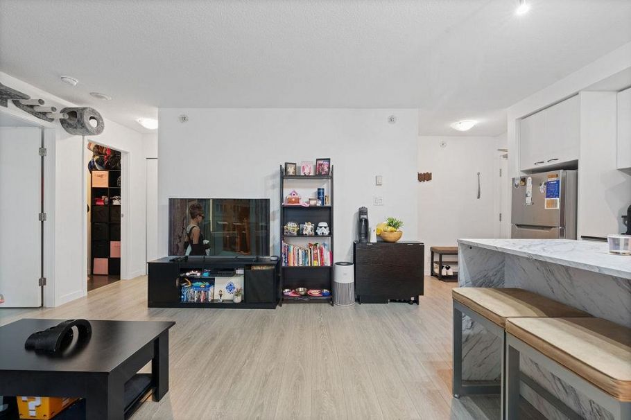 2205 111 W Georgia Street Vancouver, BC - 5