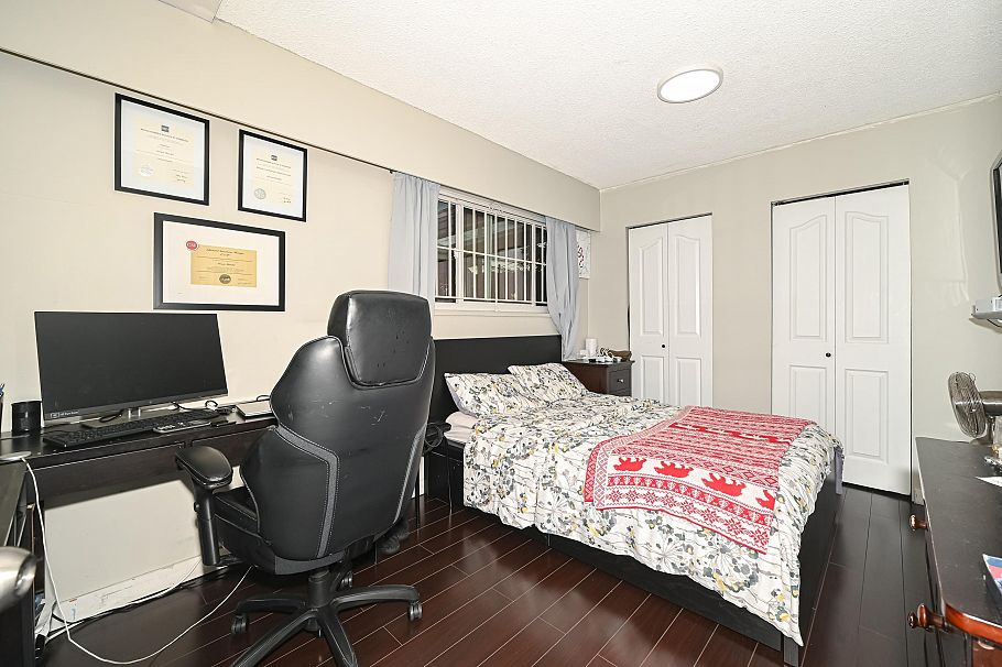 2295 E 48th Avenue Vancouver, BC - 29