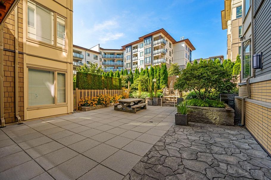 206 2665 Mountain Highway North Vancouver, BC - 24