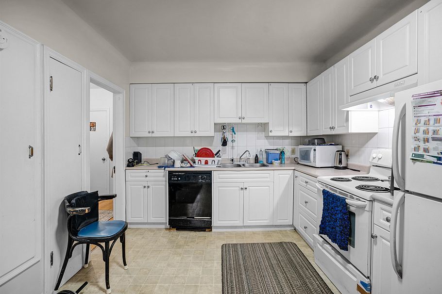 285 E 48th Avenue Vancouver, BC - 29