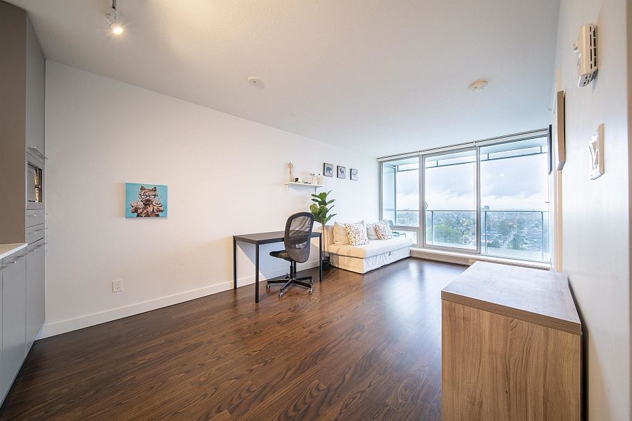 2401 8131 Nunavut Lane Vancouver, BC - 5