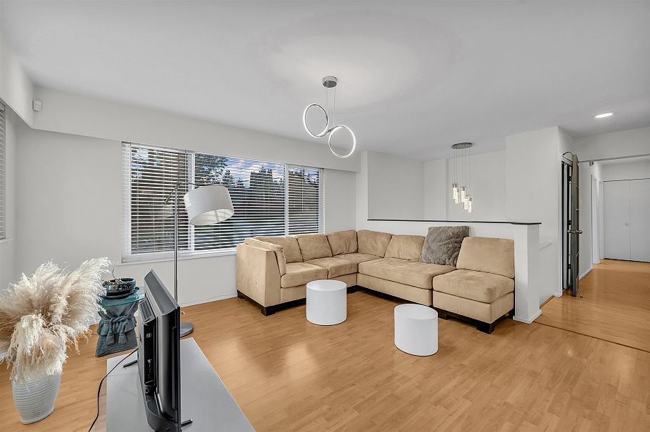 4158 Mt Seymour Parkway North Vancouver, BC - 5