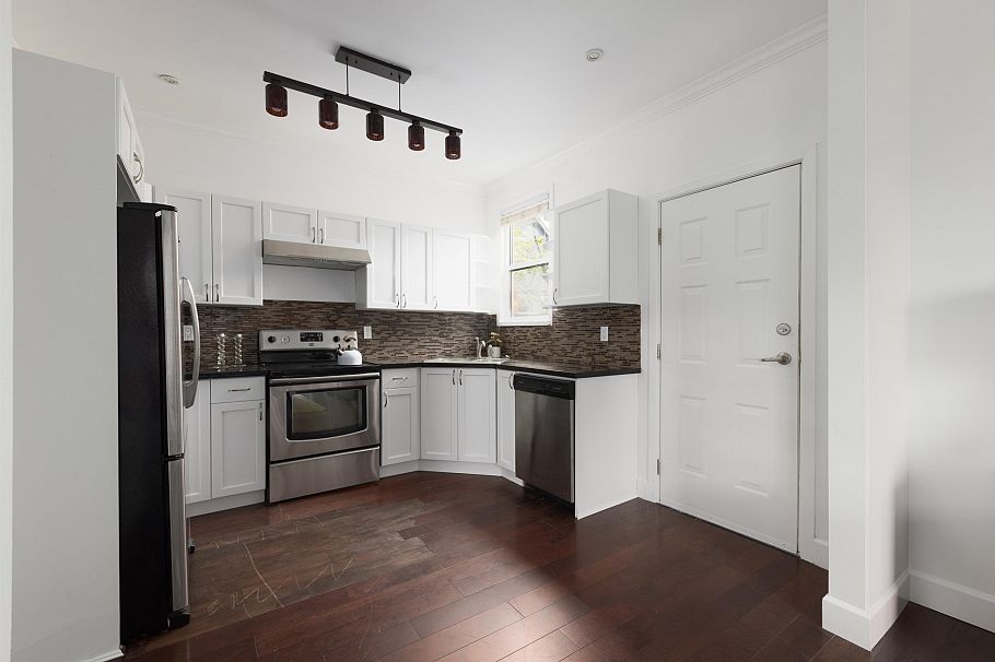 925 E 19th Avenue Vancouver, BC - 15