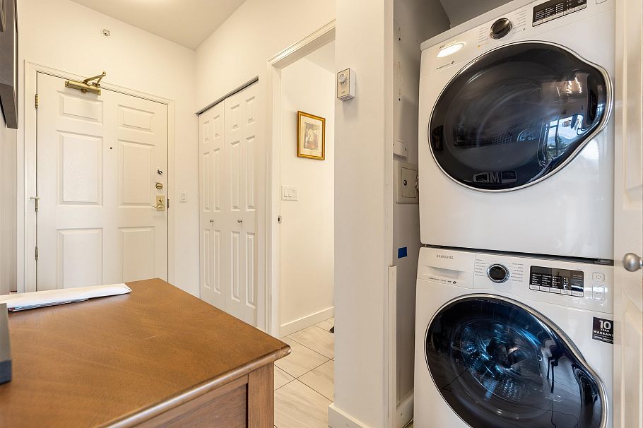 304 160 W Keith Road North Vancouver, BC - 23