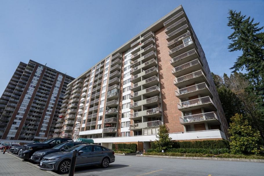 706 2012 Fullerton Avenue North Vancouver, BC - 1