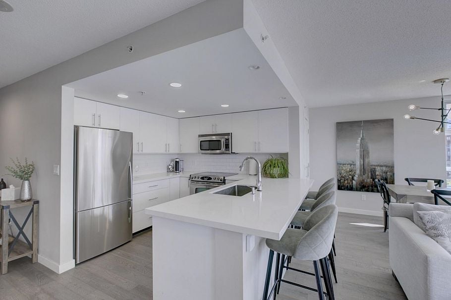 504 125 Milross Avenue Vancouver, BC - 1