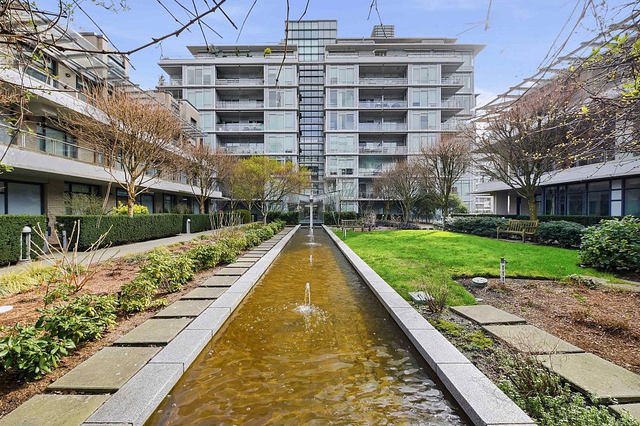 306 1633 Ontario Street Vancouver, BC - 3