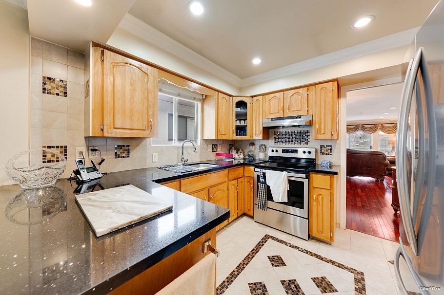 3450 Monmouth Avenue Vancouver, BC - 13