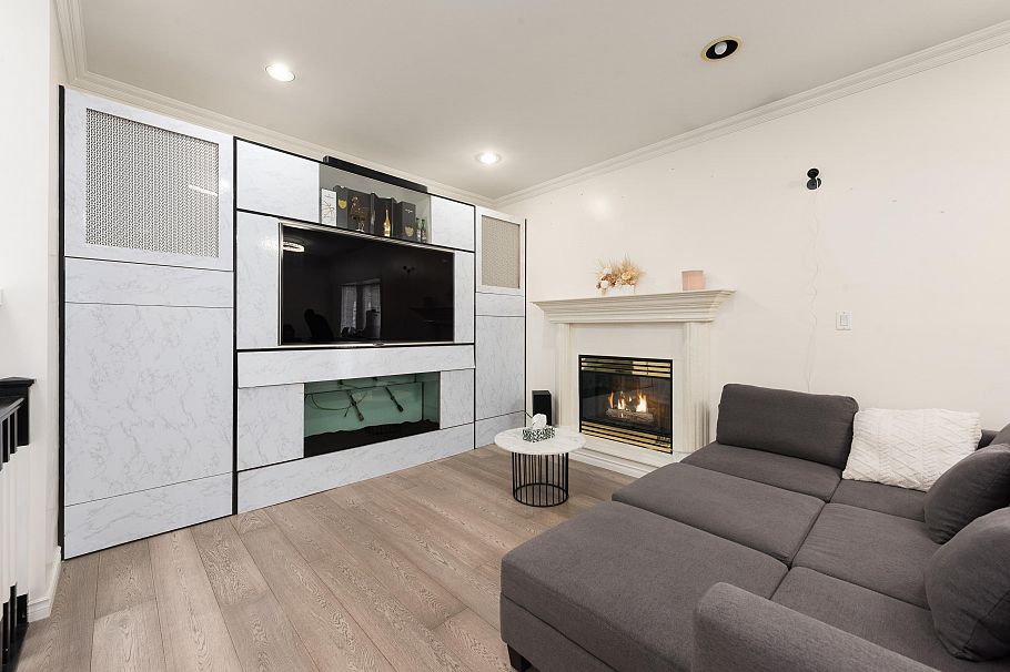 805 E 57th Avenue Vancouver, BC - 2